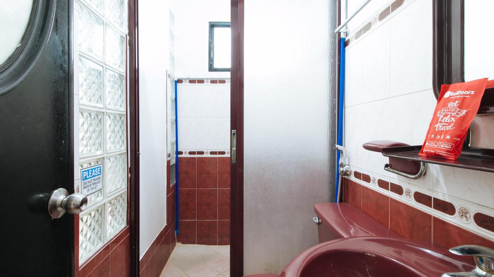 Reddoorz At Plus Villa Gloria Taguig Exterior photo